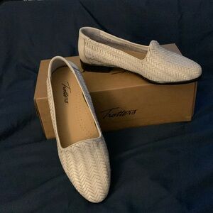 Trotters White leather size 8M